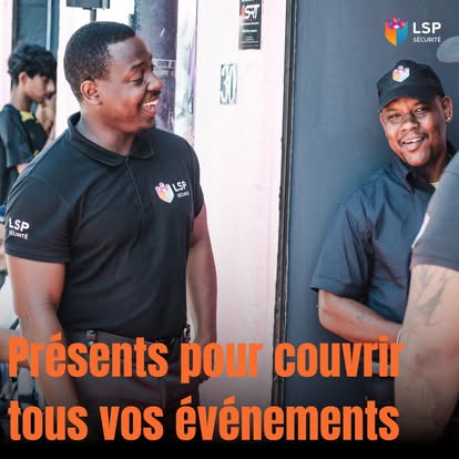 Agents LSP souriants présents sur un événement à La Réunion